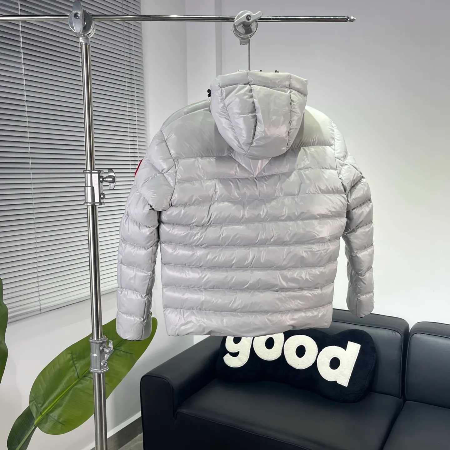 P840 𝑪𝒂𝒏𝒂𝒅𝒂 𝑮𝒐𝒐𝒔𝒆 Canada Goose 2227 Silver Gray Black Label Canada Goose Crofton Series Crofton Series Ski Season Logo Logo Solid Color Glossy Hooded Waterproof Windproof Ultra Light Down Jacket Men's Style: Silver Gray Black Label